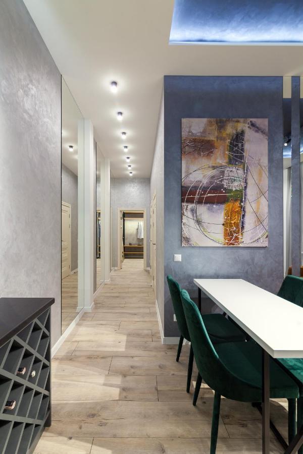 Апартамент З Дизайнерським Ремонтом Lviv Ngoại thất bức ảnh