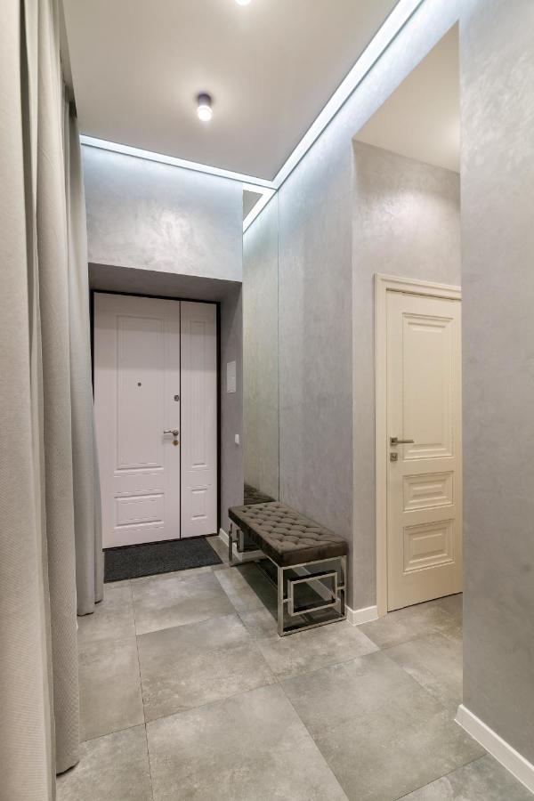 Апартамент З Дизайнерським Ремонтом Lviv Ngoại thất bức ảnh