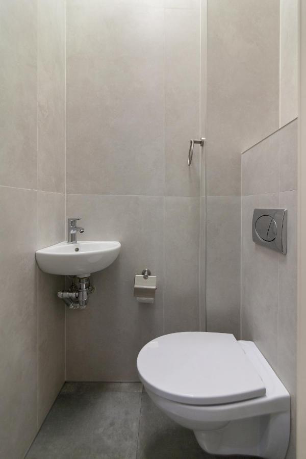 Апартамент З Дизайнерським Ремонтом Lviv Ngoại thất bức ảnh